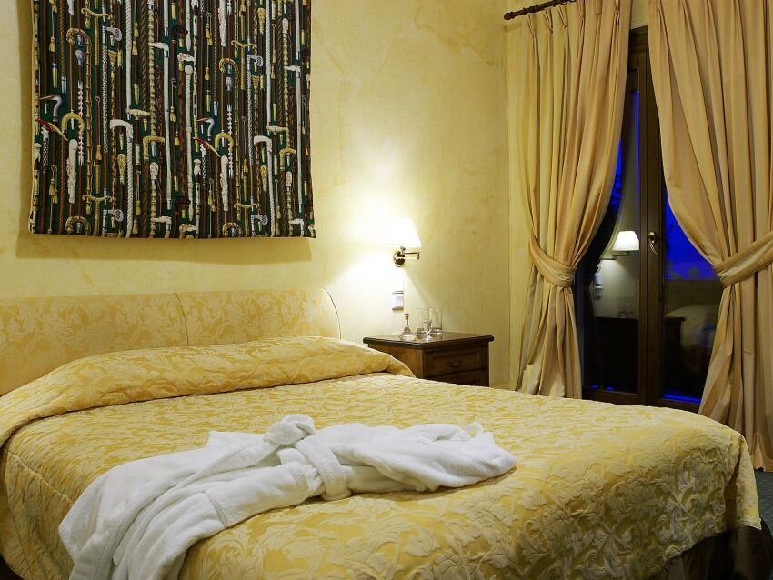 COUNTRY CLUB HOTEL AND SUITES - ΜΙΚΡΟ ΧΩΡΙΟ 0, 36100 ΜΕΓΑΛΟ ΧΩΡΙΟ ΚΑΡΠΕΝΗΣΙ