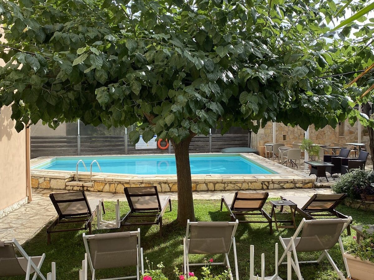 ΓΟΥΛΙΑ ΕΛΕΝΗ