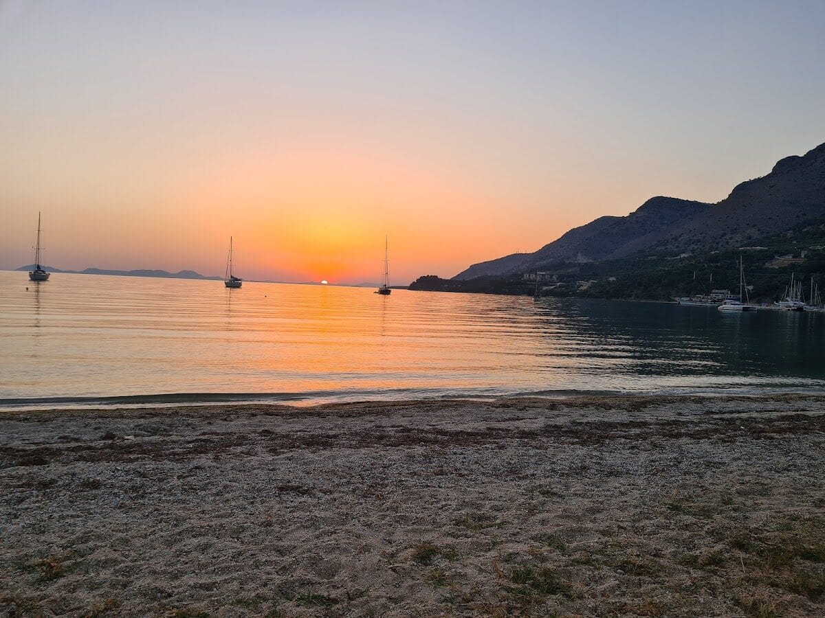 ΑΛΜΙΝΗ - ΠΛΑΤΑΡΙΑ 0, 46100 ΠΛΑΤΑΡΙΑ ΗΓΟΥΜΕΝΙΤΣΑ