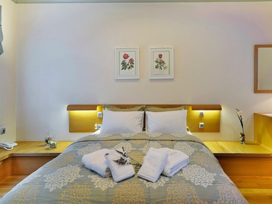 DILOFO HOTEL LUXIRY SUITES - ΔΙΛΟΦΟΝ 23, 44007 ΔΙΛΟΦΟ ΑΣΠΡΑΓΓΕΛΟΙ
