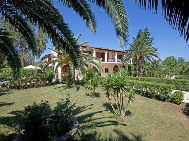 HOTEL MILTON - ΡΟΔΑ 0, 49100  ΚΕΡΚΥΡΑ