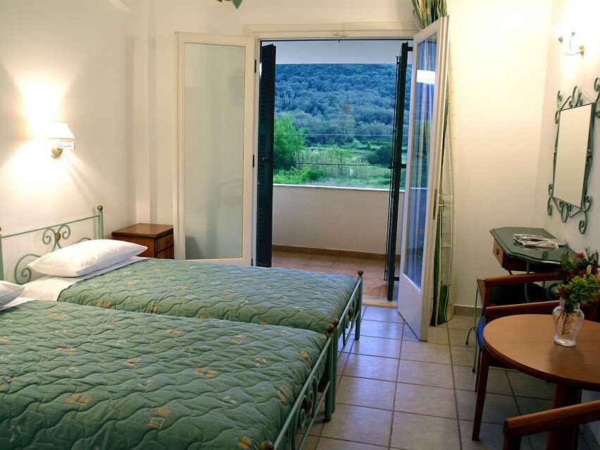 PARADISE INN HOTEL - ΛΙΑΠΑΔΕΣ 0, 49083  ΣΚΡΙΠΕΡΟ