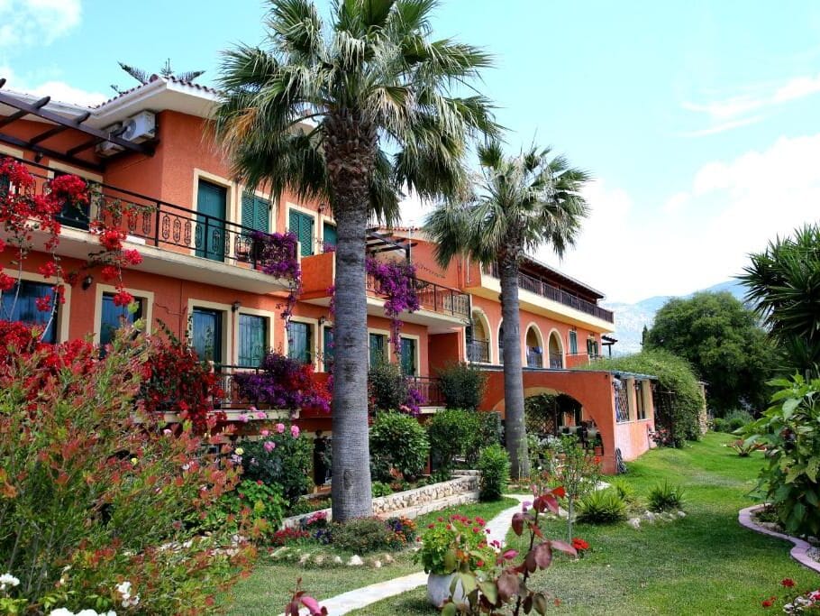 SUNRISE INN - ΚΟΥΝΤΟΥΡΑΤΑ 0, 28083 ΟΙΚΙΣΜΟΣ ΛΕΙΒΑΘΟΥΣ ΠΕΣΑΔΑΣ-ΚΟΥΝΤΟΥΡΑΤΩΝ ΚΕΡΑΜΕΙΕΣ
