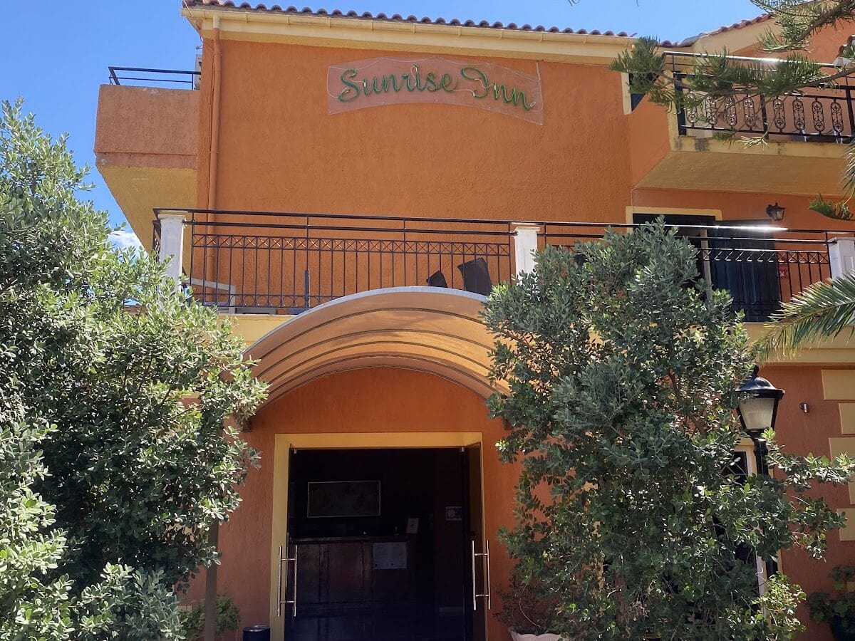 SUNRISE INN - ΚΟΥΝΤΟΥΡΑΤΑ 0, 28083 ΟΙΚΙΣΜΟΣ ΛΕΙΒΑΘΟΥΣ ΠΕΣΑΔΑΣ-ΚΟΥΝΤΟΥΡΑΤΩΝ ΚΕΡΑΜΕΙΕΣ