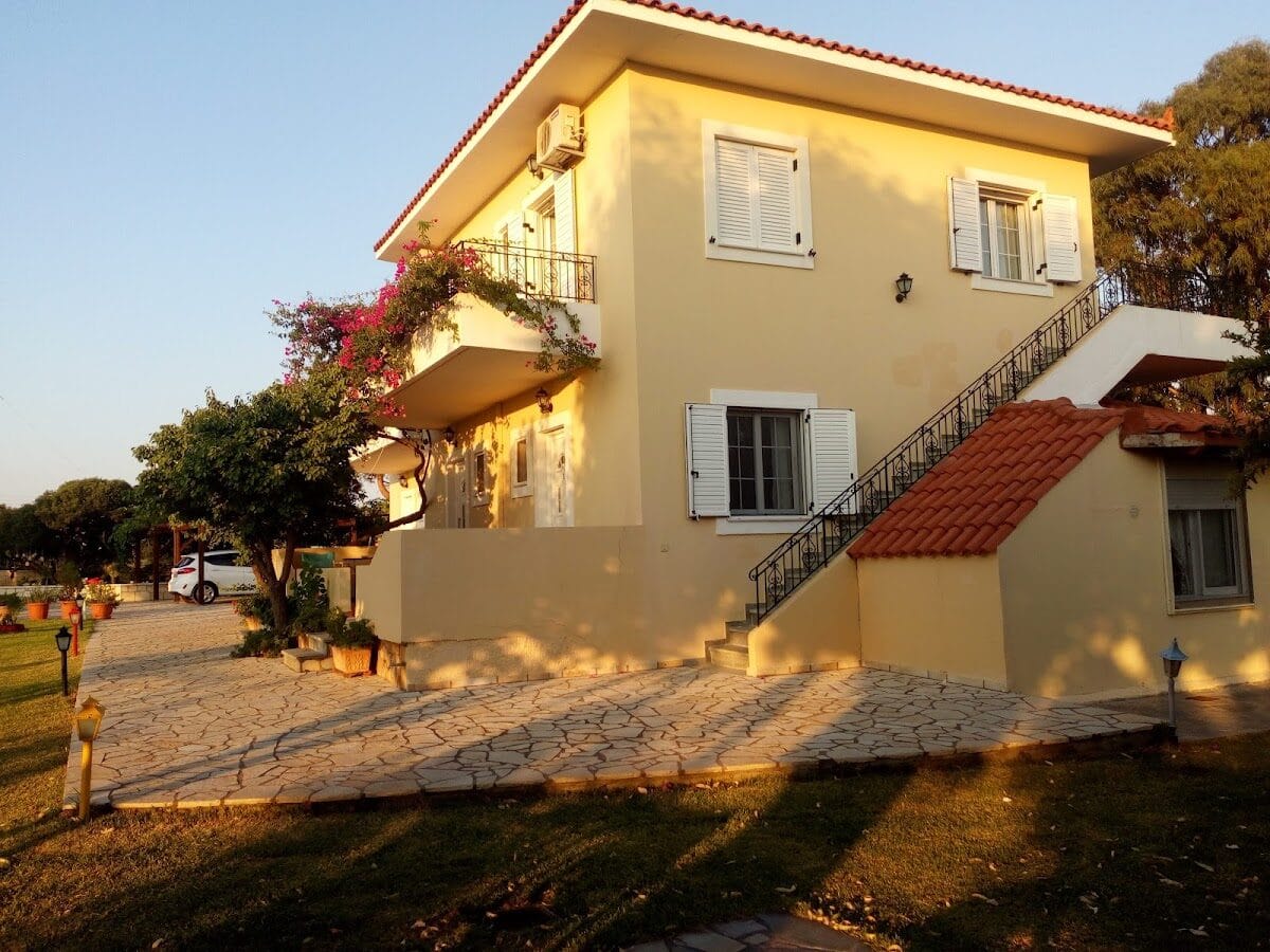 VILLA CARINA - Κουνόπετρα 0, 28200  ΛΗΞΟΥΡΙ