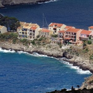 PETANIA STUDIOS - ΜΑΡΑΘΩΝΟΣ 46, 28200  ΛΗΞΟΥΡΙ