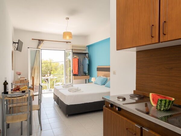 IRIS APARTMENTS - ΜΗΝΙΕΣ 0, 28100