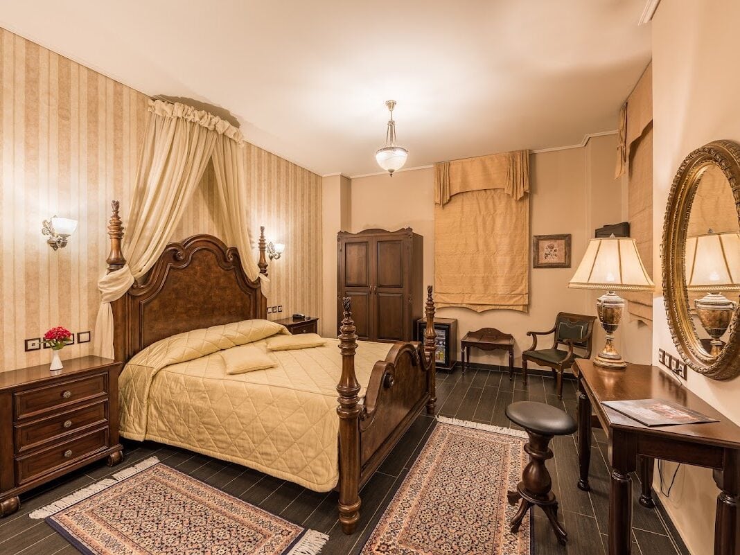 THEOFILOS PARADISE HOTEL - ΣΚΡΑ 7, 81100  ΜΥΤΙΛΗΝΗ