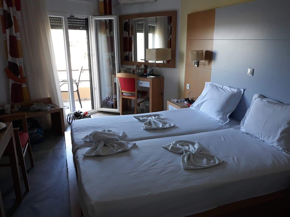 IRINI HOTEL - VATERA 0, 81300 POLICHNITOS