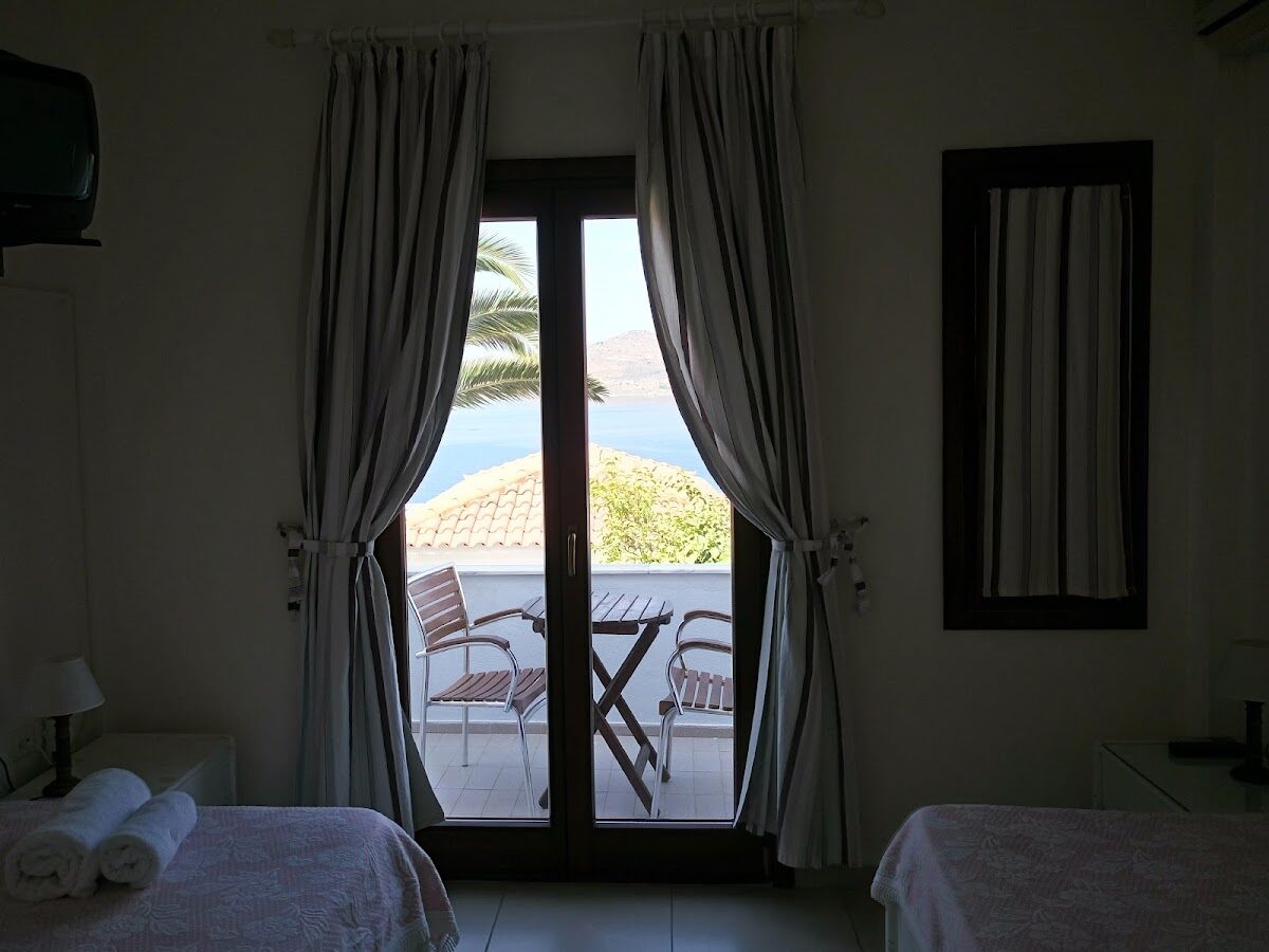 CLARA RESORT - ΠΕΤΡΑ 0, 81109 ΠΕΤΡΑ ΛΕΣΒΟΣ