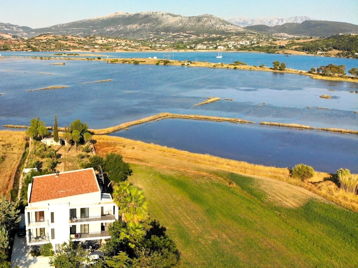 BIKINI APARTMENTS - ΚΑΡΥΩΤΕΣ 0000, 31100 ΚΑΡΥΩΤΕΣ ΛΕΥΚΑΔΑ