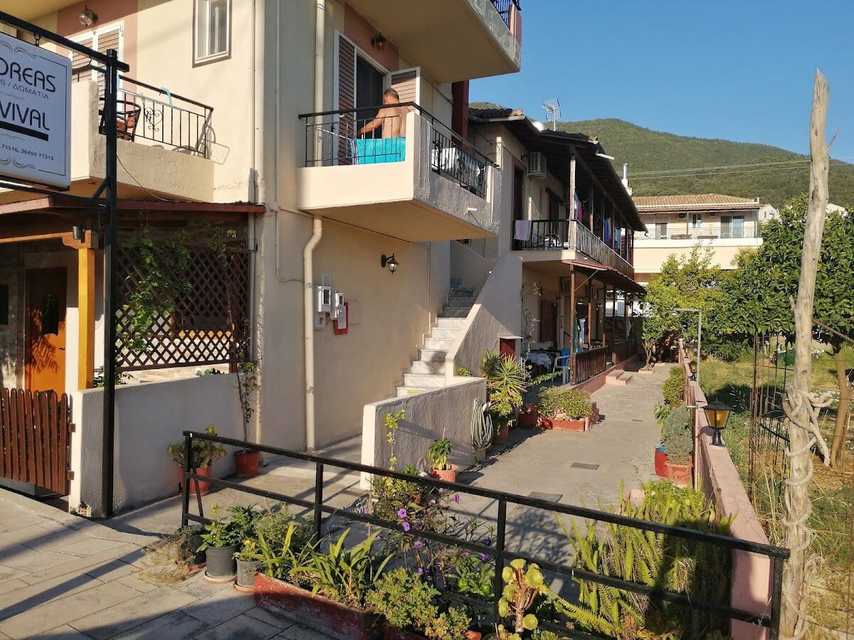 ΣΕΡΒΟΥ ΧΡΥΣΟΥΛΑ - ΝΙΚΙΑΝΑ 00, 31100 ΝΙΚΙΑΝΑ ΛΕΥΚΑΔΑ