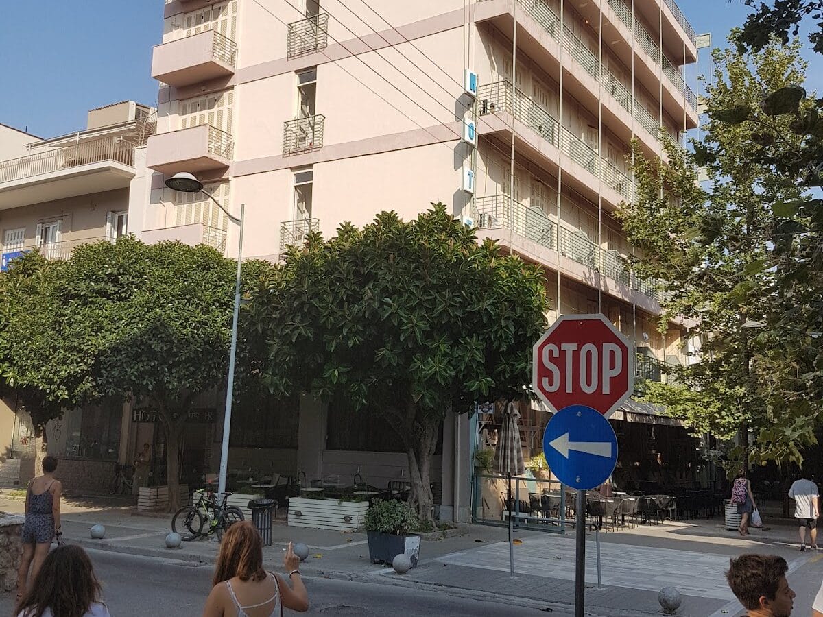 KALAMATA CITY CENTER - ΣΙΔΗΡΟΔΡΟΜΙΚΟΥ ΣΤΑΘΜΟΥ 7, 24100  ΚΑΛΑΜΑΤΑ