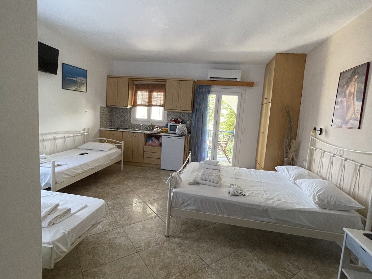 SOFIA DREAMS - AGIA ANNA 0, 84300 NAXOS