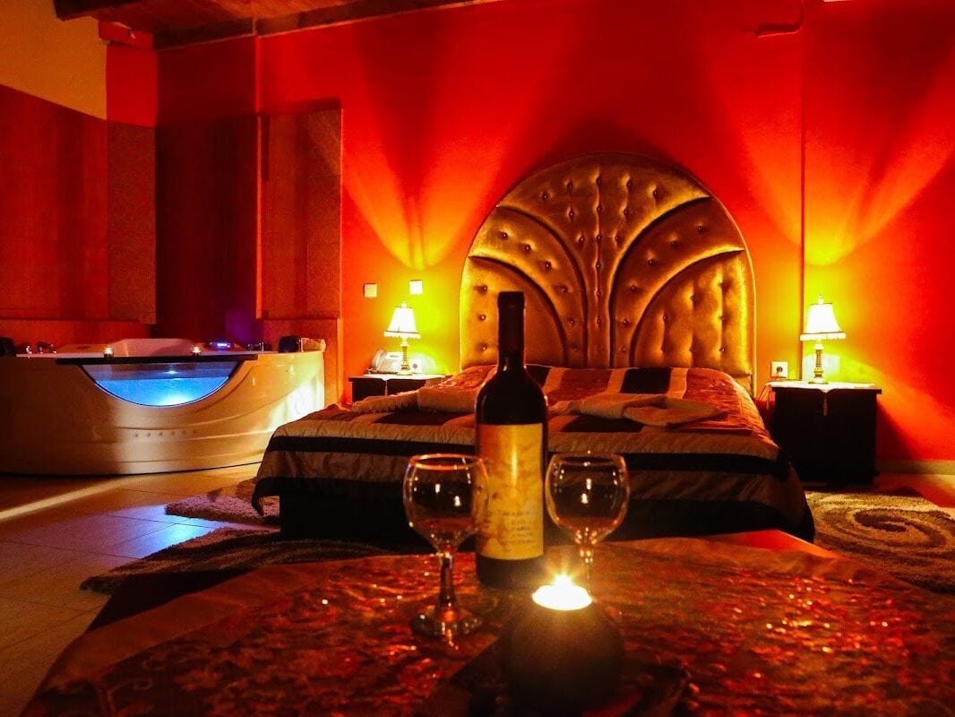 HOTEL ΕΔΕΜ – ΝΙΤΣΗΣ ΠΕΤΡΟΣ - ΛΟΥΤΡΑΚΙ 0, 58400 ΑΛΜΩΠΙΑΣ ΑΡΙΔΑΙΑ