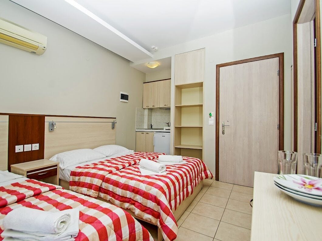 HOTEL SONIA I.K.E. - ΕΛΕΥΘΕΡΙΟΥ ΒΕΝΙΖΕΛΟΥ  21, 60100 ΠΑΡΑΛΙΑ ΚΑΤΕΡΙΝΗΣ ΚΑΤΕΡΙΝΗ