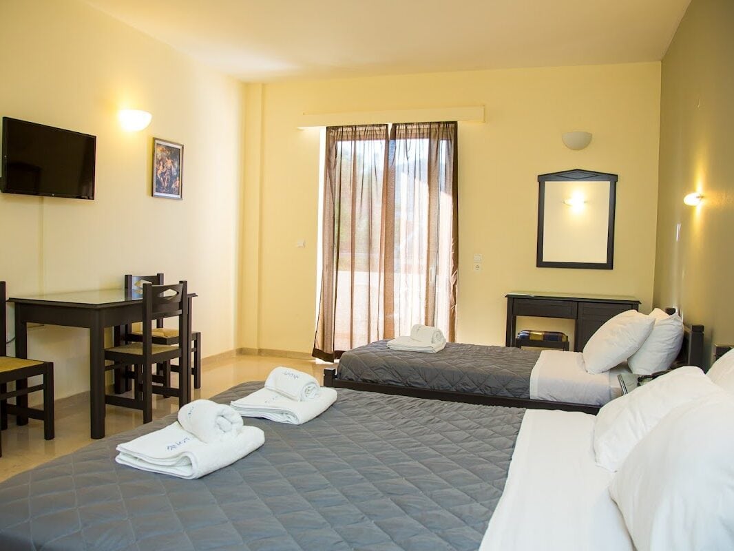 ΑΔΟΝΙΣ HOTEL - ΜΥΤΙΚΑΣ 0, 48100  ΠΡΕΒΕΖΑ