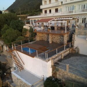 IRIDA STUDIOS - ΛΙΜΑΝΑΚΙ 0, 83200  ΚΑΡΛΟΒΑΣΙ