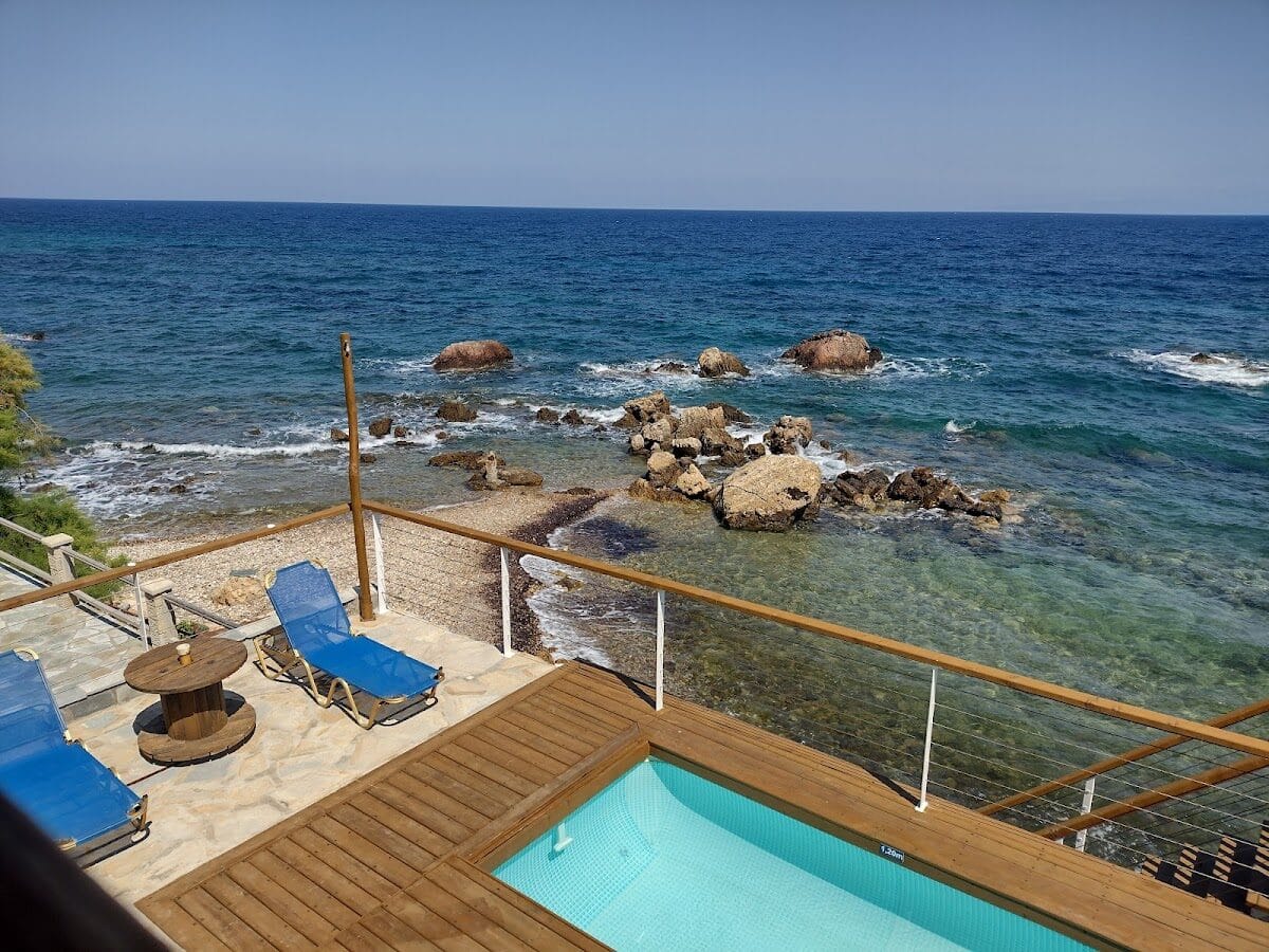 IRIDA STUDIOS - ΛΙΜΑΝΑΚΙ 0, 83200  ΚΑΡΛΟΒΑΣΙ