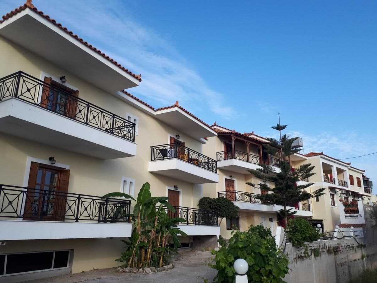 ΘΑΛΙΝΑ - ΚΑΜΠΟΣ ΜΑΡΑΘΟΚΑΜΠΟΥ 0, 83102  ΜΑΡΑΘΟΚΑΜΠΟΣ