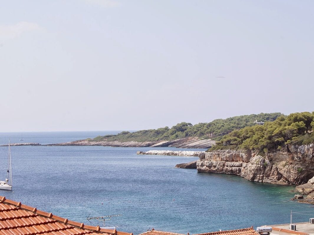 STELLASTUDIOS - ΠΑΤΗΤΗΡΙΟΝ ΡΟΥΣΟΥΜ ΓΙΑΛΟΣ 1, 37005 ΡΟΥΣΟΥΜ ΓΙΑΛΟΣ ΑΛΟΝΝΗΣΟΣ