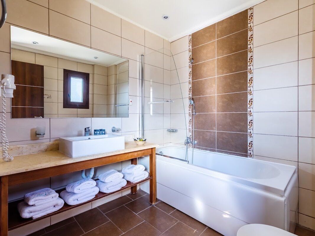 SKOPELOS HOLIDAYS  SPA - ΣΚΟΠΕΛΟΣ 0, 37003 ΓΥΦΤΟΛΑΚΑΣ ΣΚΟΠΕΛΟΣ