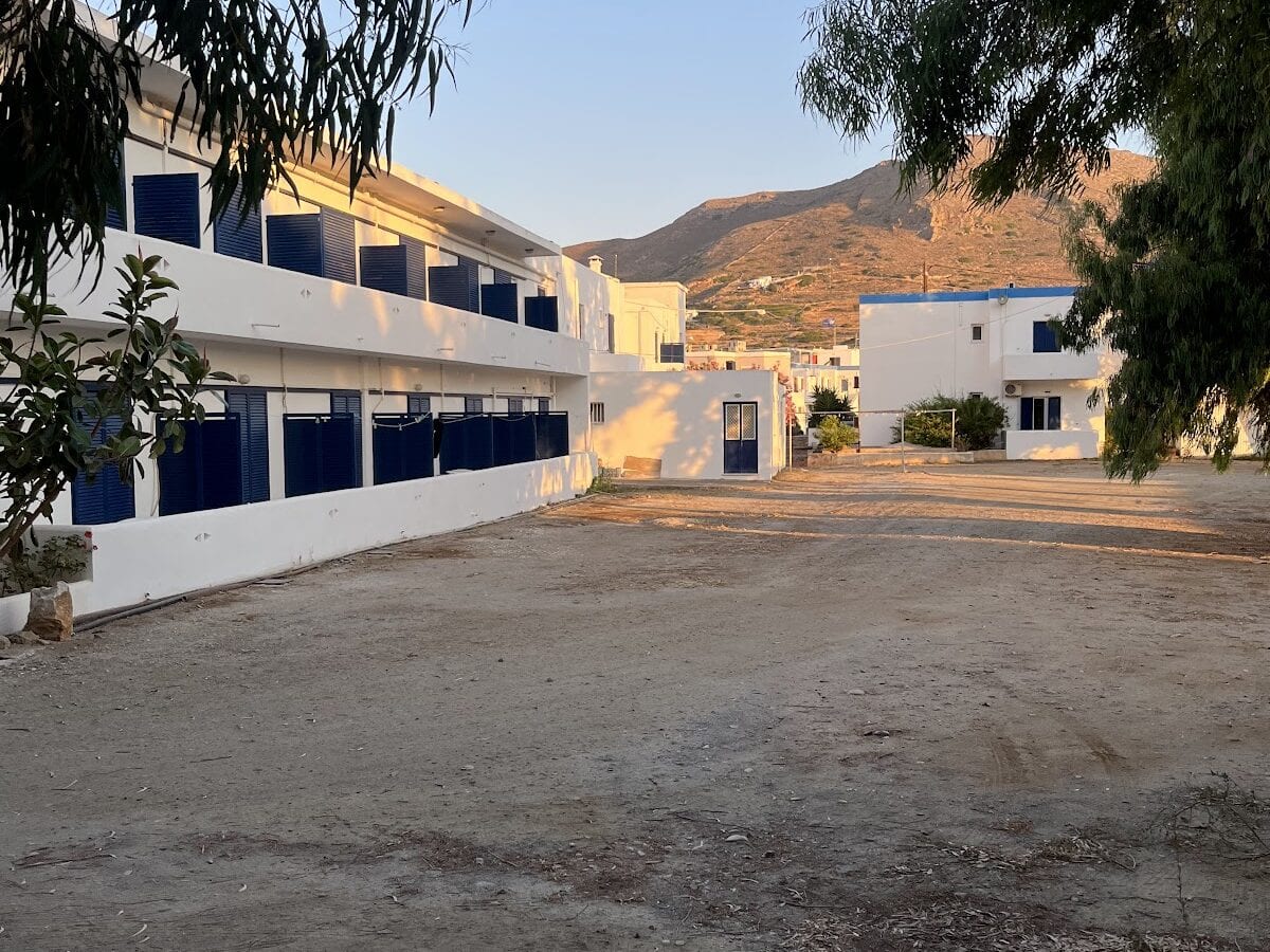 OLYMPIA SA - FINIKAS 0, 84100 FINIKAS SYROS