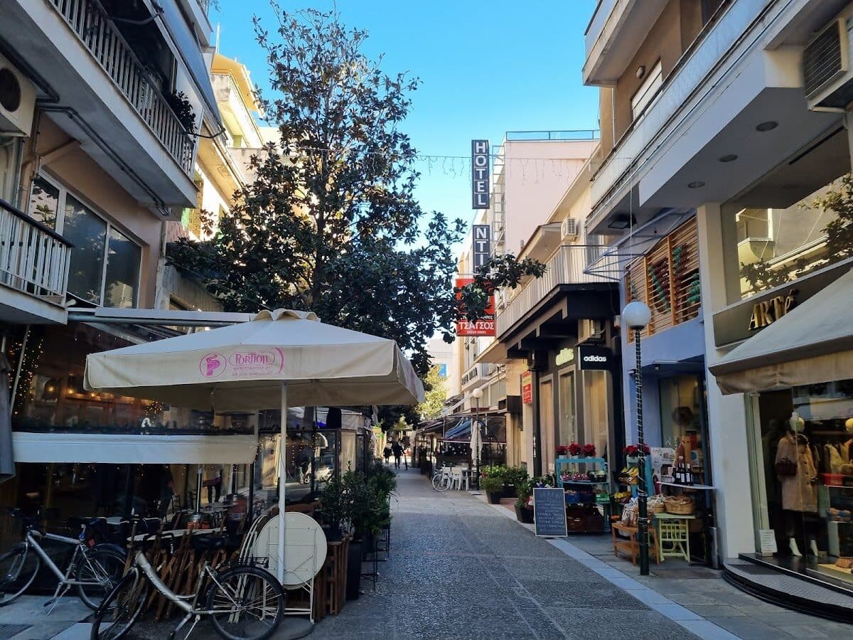 ΝΤΙΝΑS HOTEL - ΑΣΚΛΗΠΙΟΥ&ΚΑΡΑΝΑΣΙΟΥ 1, 42100  ΤΡΙΚΑΛΑ