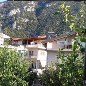 ΙΟΝ - ΑΘ. ΔΙΑΚΟΥ 5, 35008  ΚΑΜΜΕΝΑ  ΒΟΥΡΛΑ