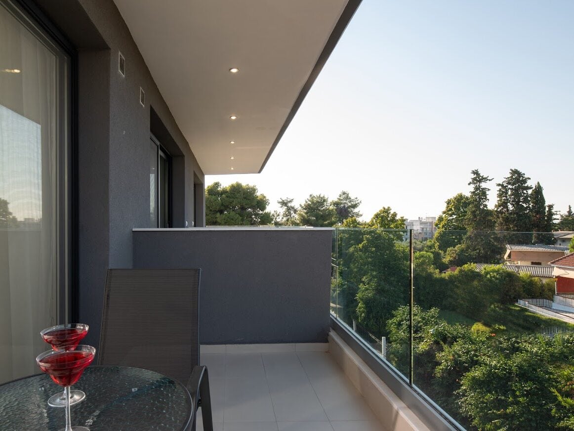 LIGHT BLUE LUXURY ROOMS - ΜΑΚΕΔΟΝΙΑΣ ΜΕ ΔΩΔΕΚΑΝΗΣΟΥ ΓΩΝΙΑ 0, 63080 ΧΑΛΚΙΔΙΚΗ ΝΕΑ ΚΑΛΛΙΚΡΑΤΕΙΑ