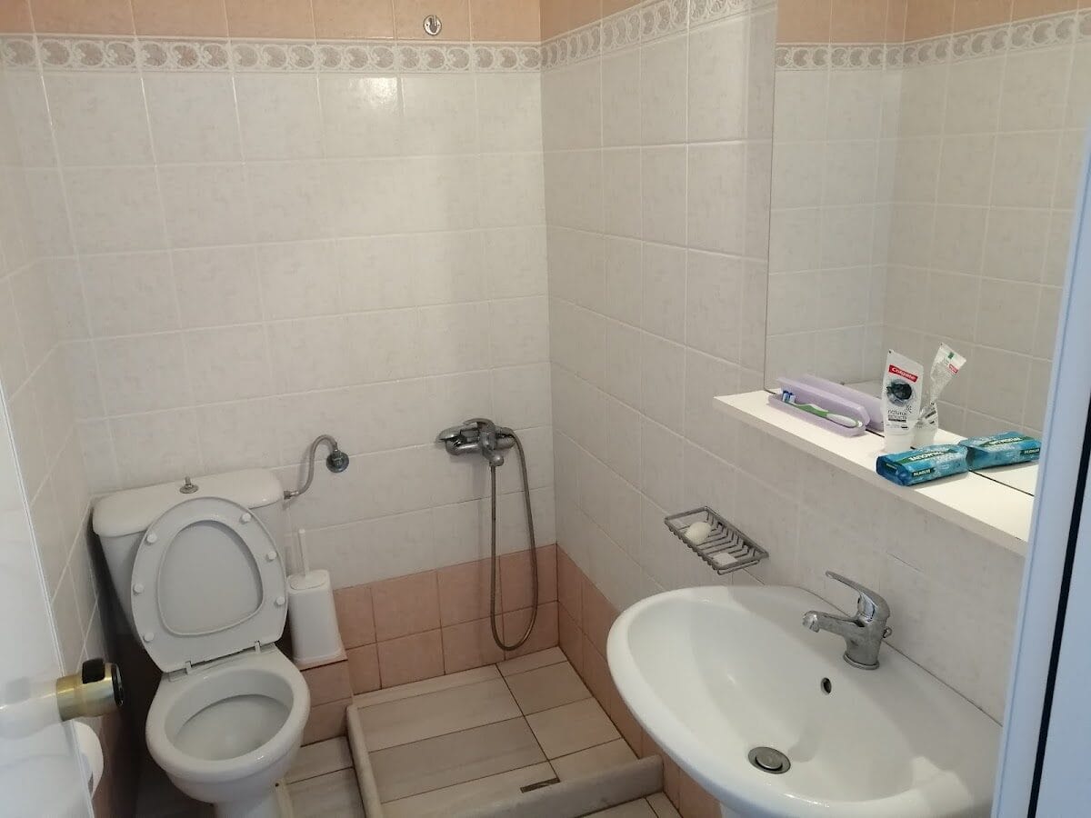 IRIS HOTEL - ΝΕΑ ΚΑΛΛΙΚΡΑΤΕΙΑ 0, 63080  ΝΕΑ ΚΑΛΛΙΚΡΑΤΕΙΑ