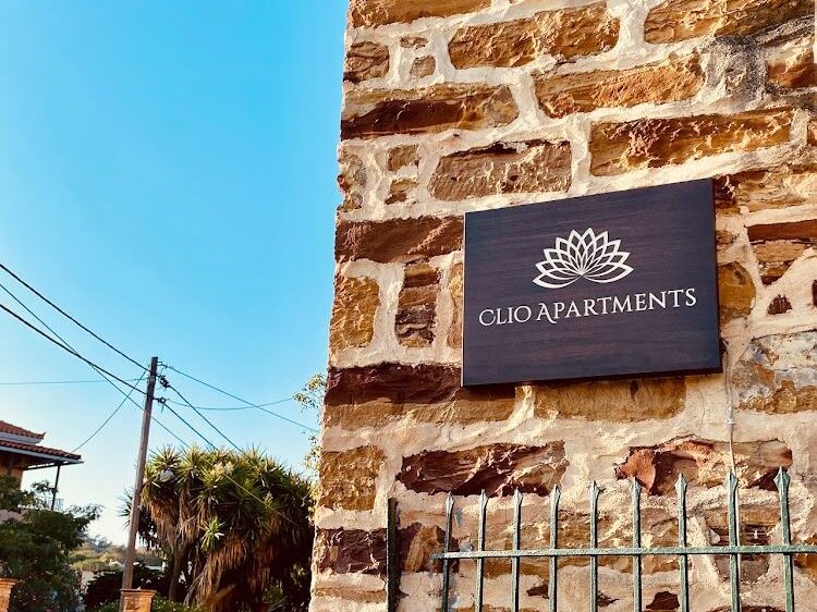CLIO APARTMENTS - ΠΟΙΗΤΗ ΡΙΤΣΟΥ  24, 82100 ΦΡΑΓΚΑΒΟΥΝΙ  ΧΙΟΣ