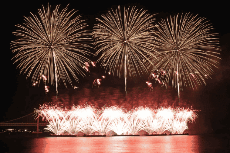 Famous fireworks festivals in Korea including Seoul Fireworks Festival and Busan Fireworks Festival