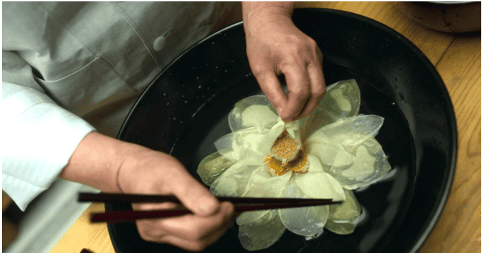 Jung Kwan preparing temple cuisine at Baekyangsa Temple
