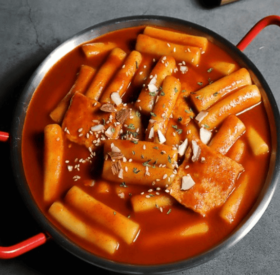 Homemade tteokbokki served at home