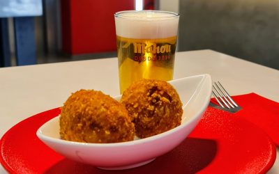 Les Tapes acompanyades d’una canya de cervesa o d’una copa de bon vi, a KRAM