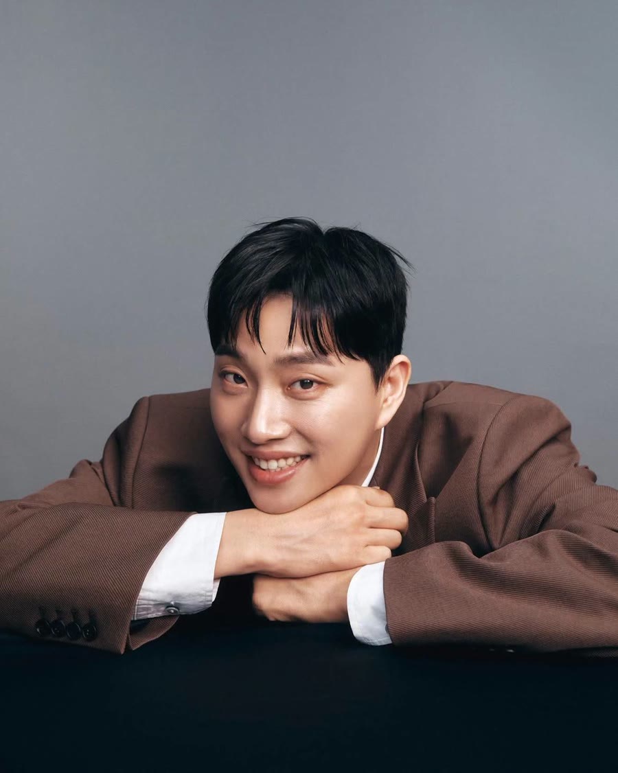 박위 케냐 봉사 논란 - 박위 케냐 봉사 논란 관련 최근 기사에 실린 박위 인물 사진