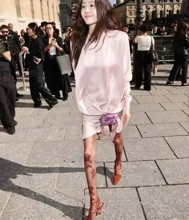 Go Hyun-jung’s Valentino Paris Look: Pink Dress and Red Heels