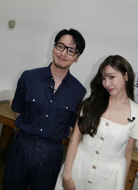변요한 티파니 SNS에 올린 둘이 함께 찍은 사진