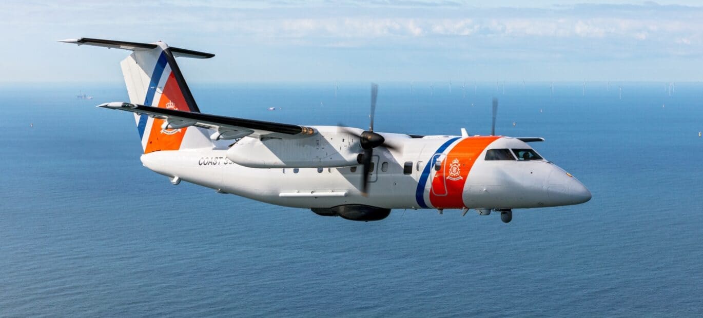 Het kustwachtvliegtuig van het type Dash 8.