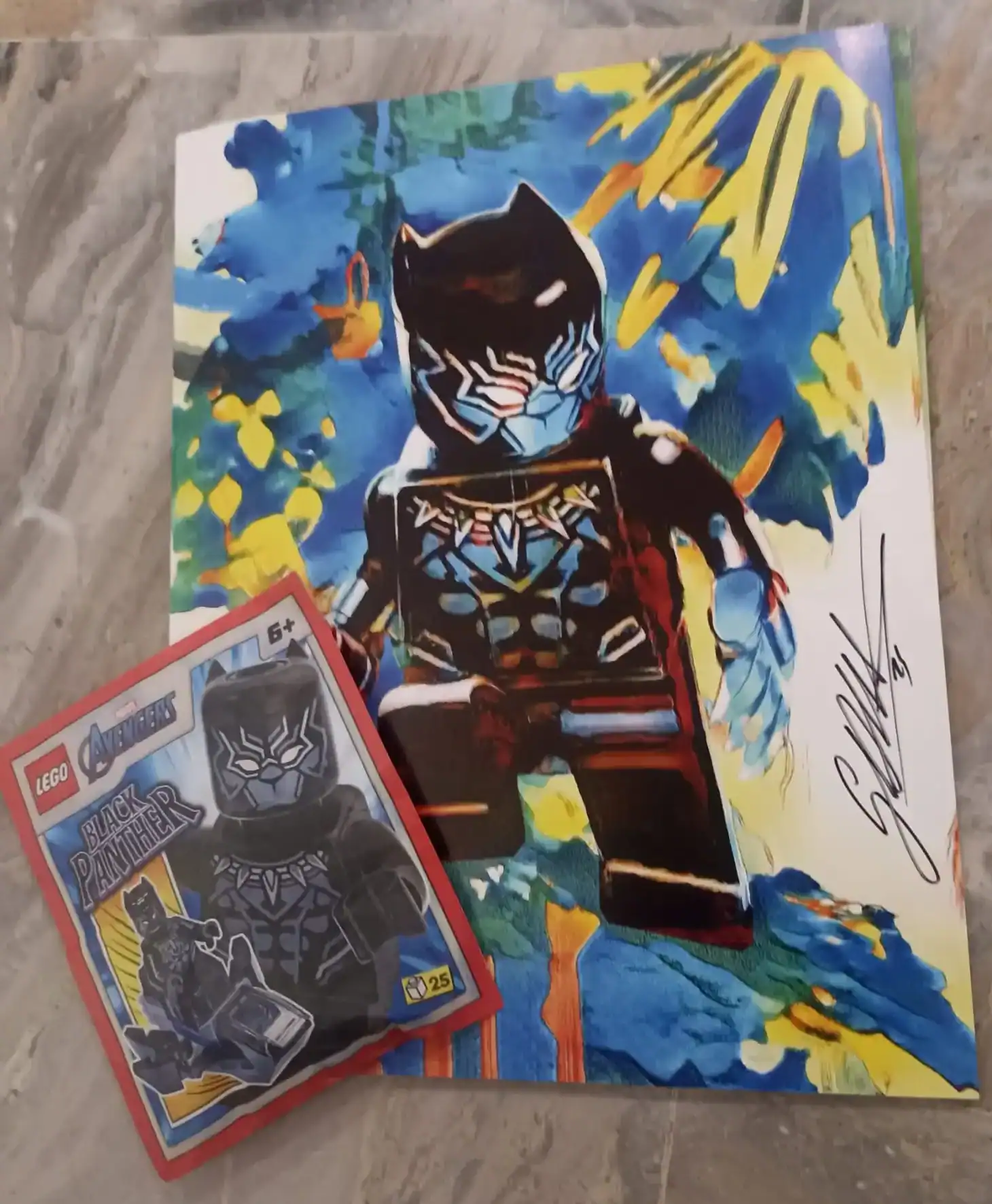Vesnak Black Panther dipinto artistico ispirato ai supereroi Marvel, con dettagli vivaci e colori intensi in stile fumetto.
