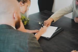 Photo Signing contract