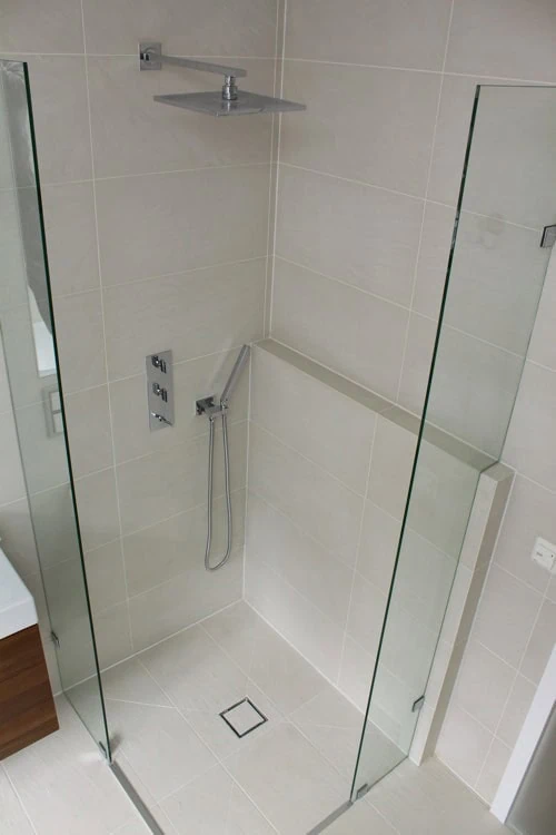 prysznic bez brodzika remont łazienki w 10 dni warszawa