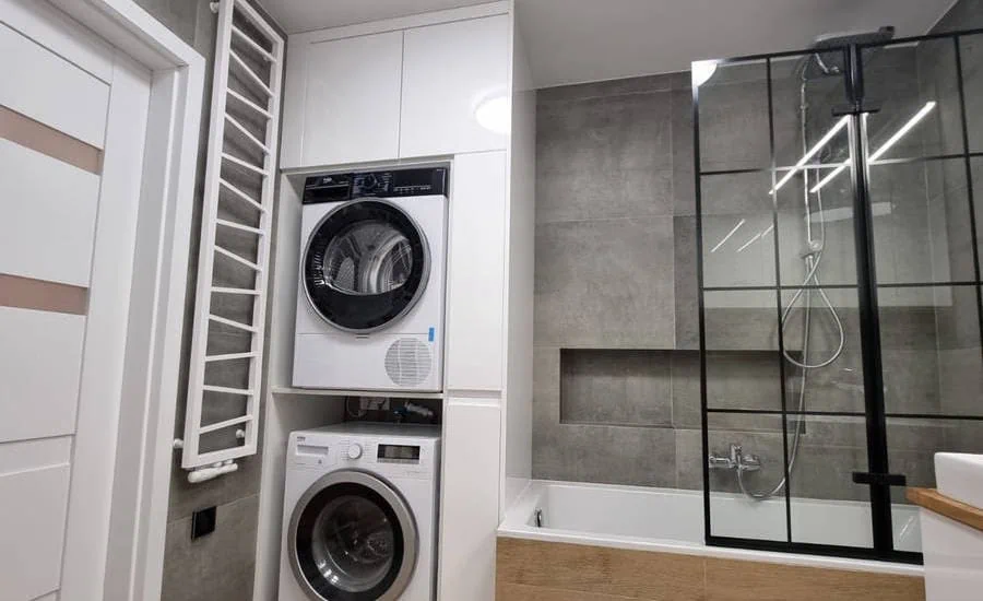 Łazienka po kompleksowym remoncie w bloku na Warszawskim Ursynowie.