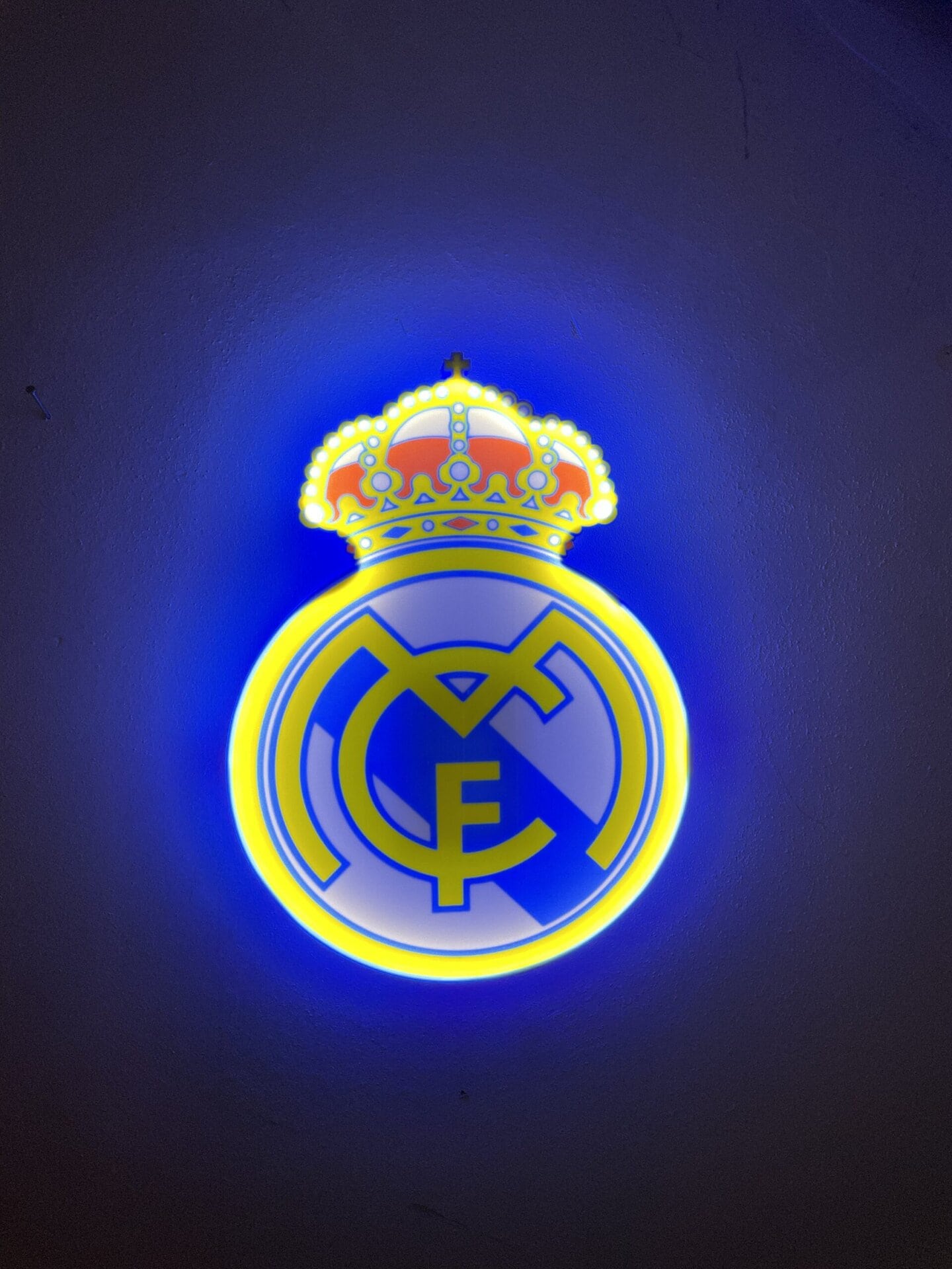 Real Madrid LED-Lampe Wanddeko mit Logo – Fan Geschenk – Bild 4