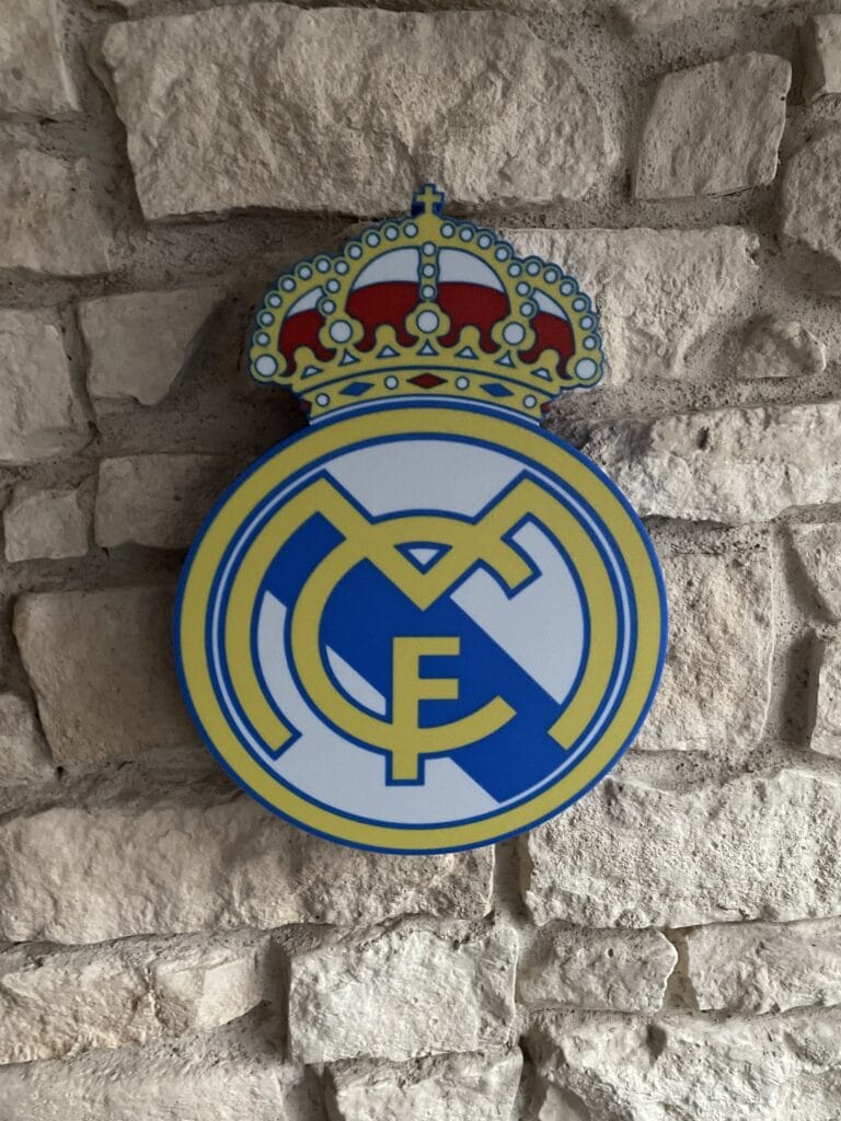 Real Madrid LED-Lampe Wanddeko mit Logo – Fan Geschenk – Bild 6