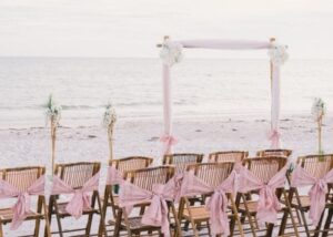 Lire la suite à propos de l’article DIY : la banderole de fanions pour un mariage