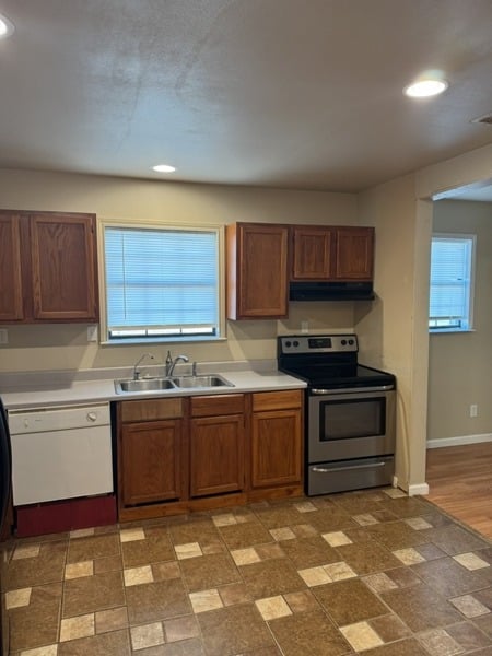 solid 3 bedroom harper 40 deloris dr 3