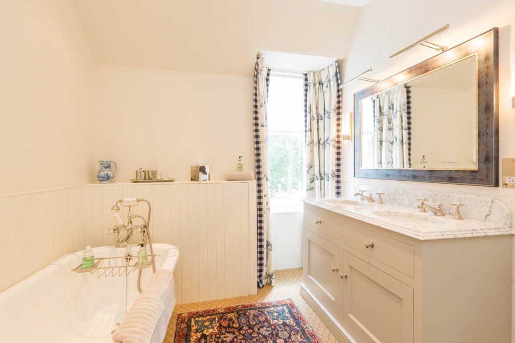 Bathroom luxury lodge