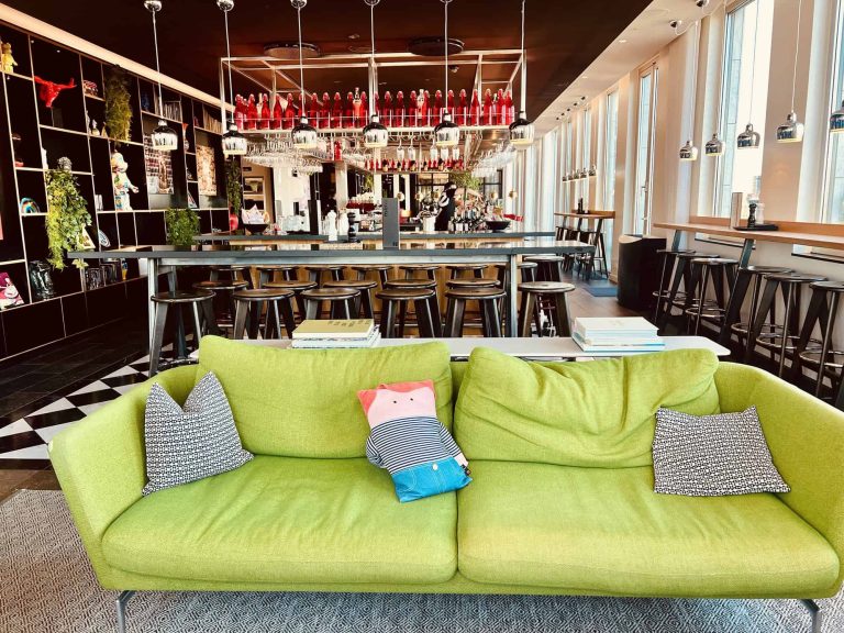 CitizenM Review: 8 Things We Love and 4 Things We Hate